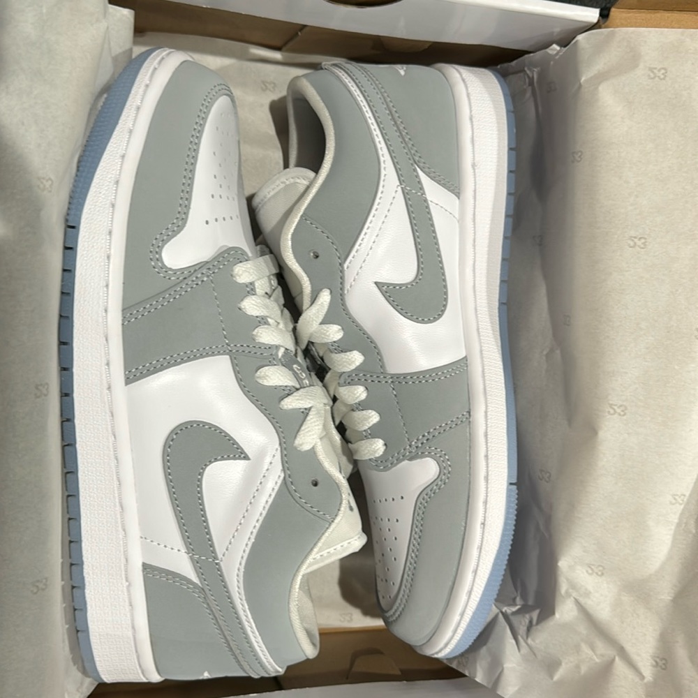 Brand new Nike Air Jordans 1 Low size 8